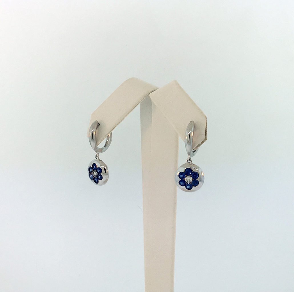 Heat treated sapphire, natural diamond, white gold, earrings, flower design, puffed circles